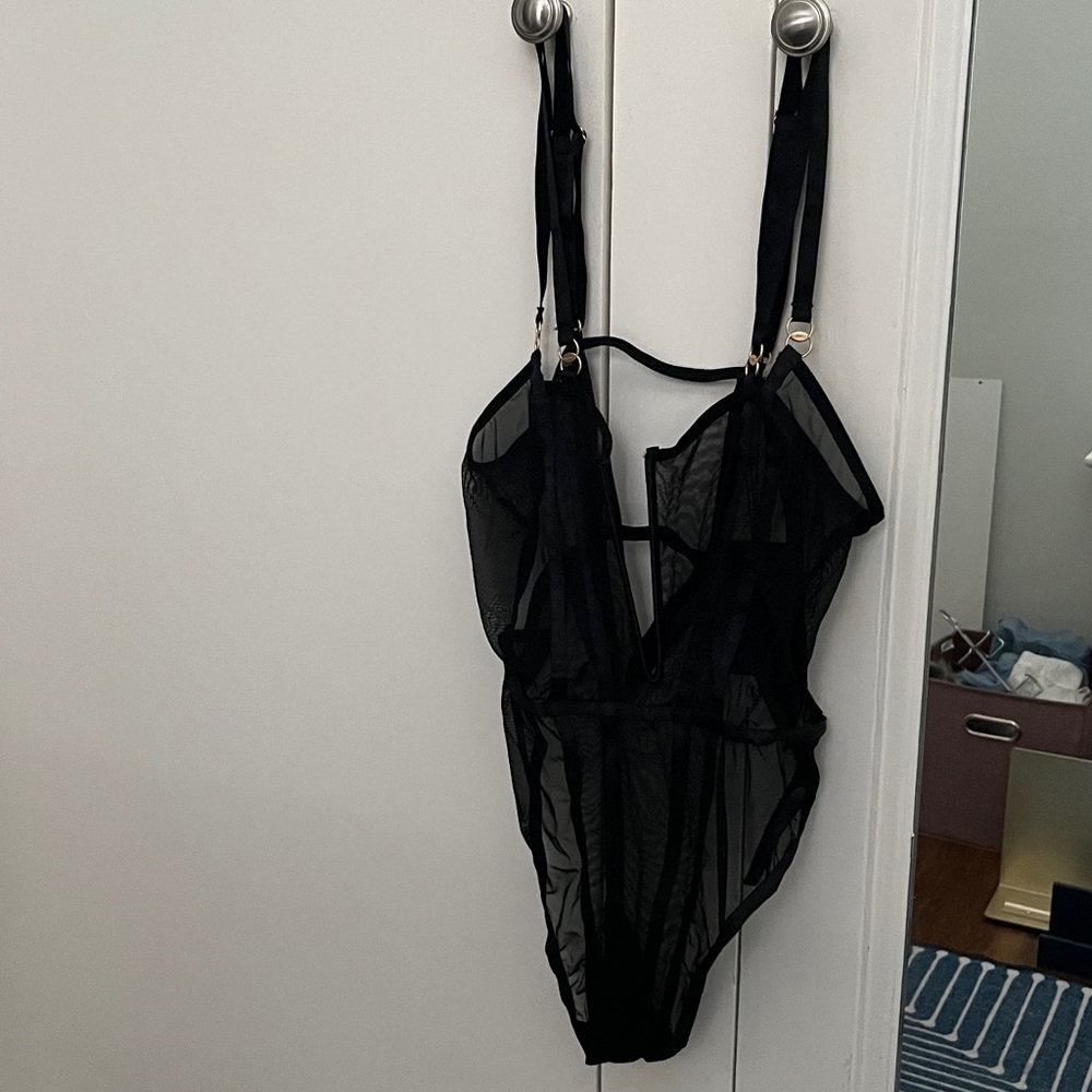 {{bluebella}} Elizabeth Sheer Mesh Bodysuit - Picture 6 of 8